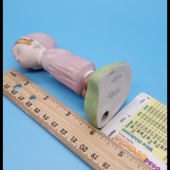 HALLMARK BETSEY CLARK Girl leaning in for a kiss 1979 - Picture 4 of 9